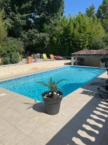 L'Appartement Du Micocoulier Salon-de-Provence Exteriör bild